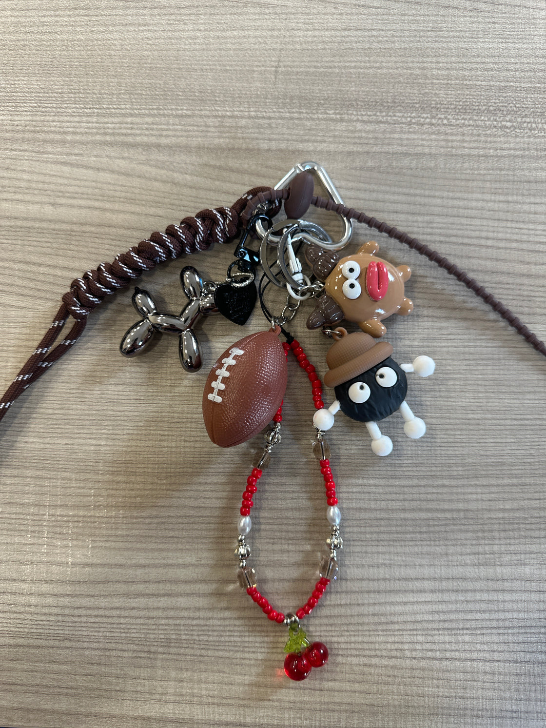 Charm mod balenciaga